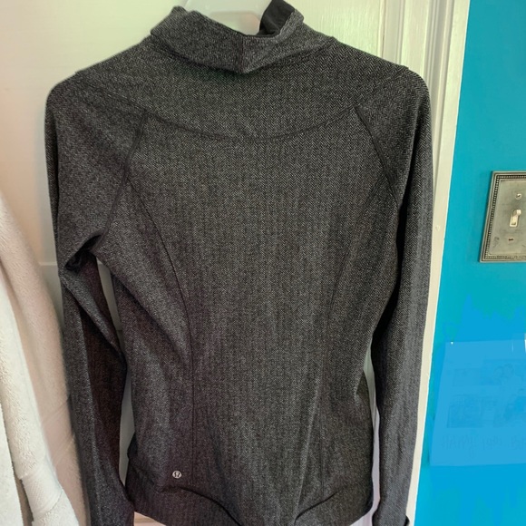 Lululemon Runderful 1/2 Zip - Picture 3 of 8